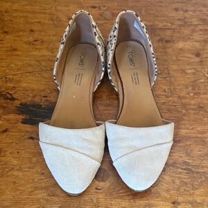 TOMS Women's Cream and Leopard Flats